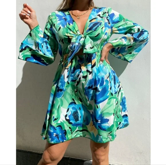 Floral Print Tie Front Dress - Picture 3 of 12